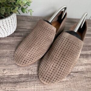 Lucky Brand Carthy Perforated Loafer Tan Suede Slides Women’s Sz 8.5M